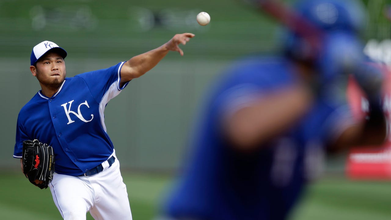 Royals kick off Cactus League slate with 11-7 loss to Rangers